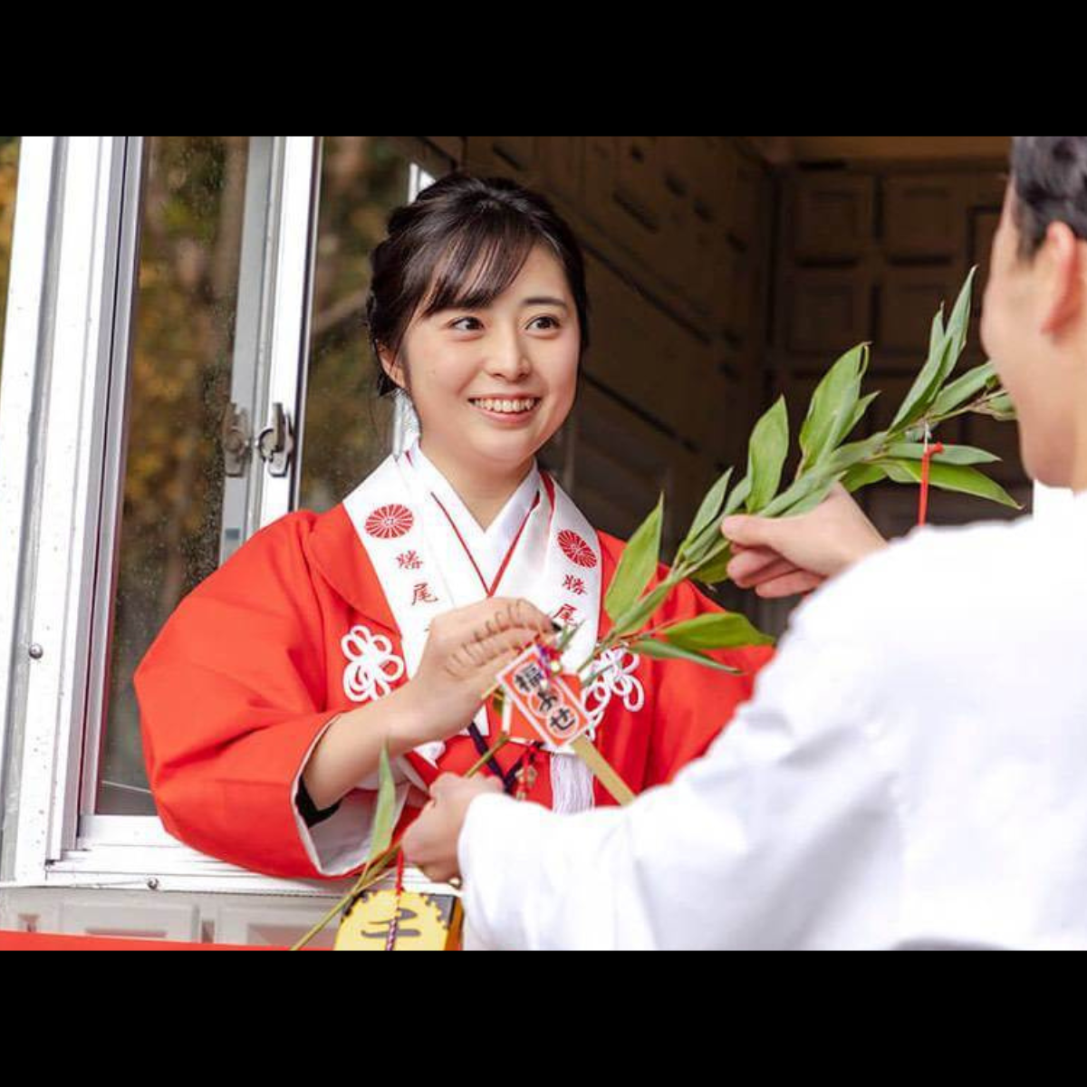 เทพธิดานำโชค (fukusumume) ที่มาของภาพ https://katsuo-ji-temple.or.jp//event/january
